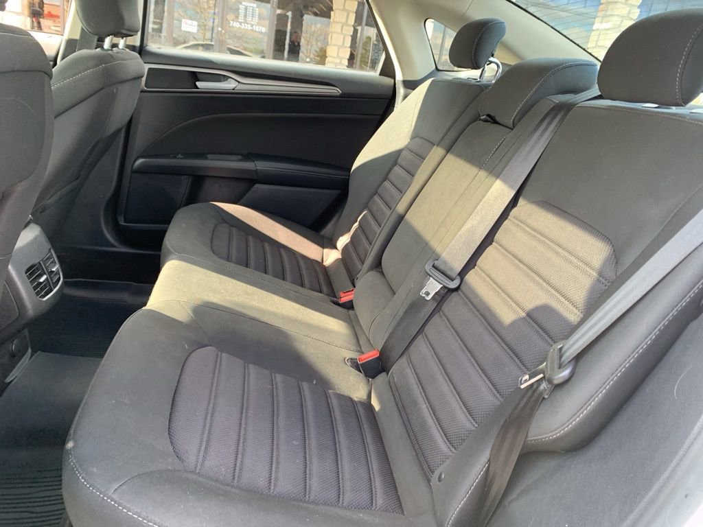 Used 2018 Ford Fusion SE w/ Fusion SE Technology Package image 14