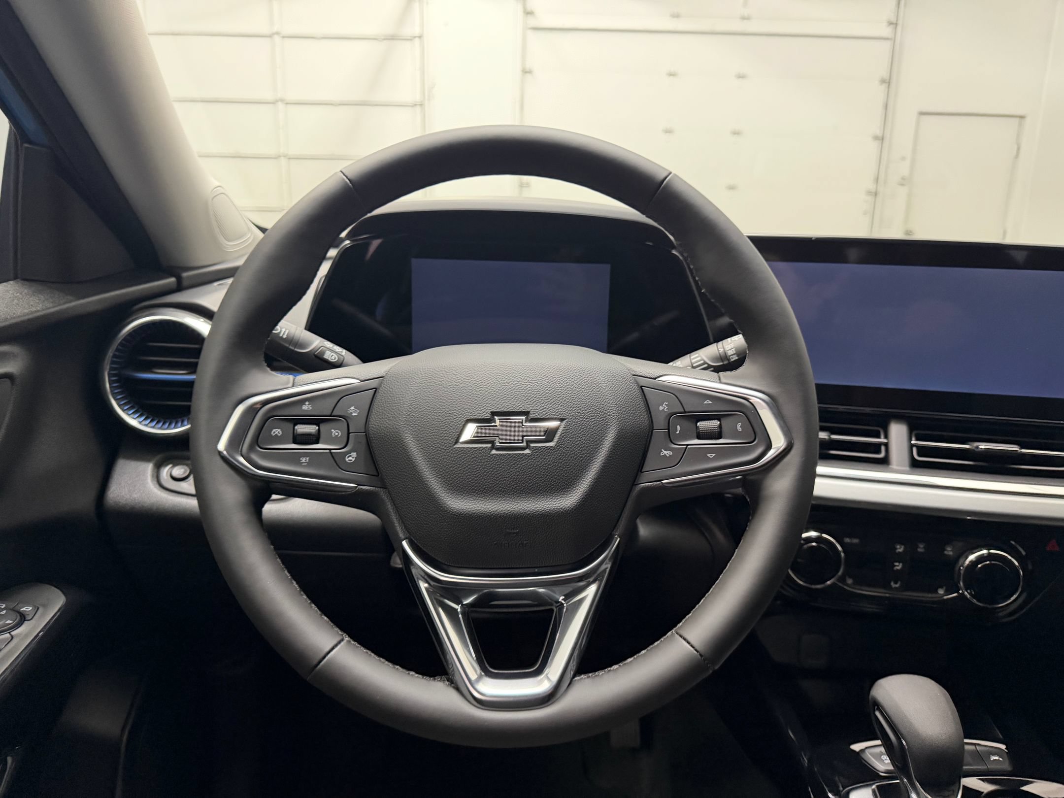 New 2026 Chevrolet Trax LT w/ Midnight Edition FWD image 26