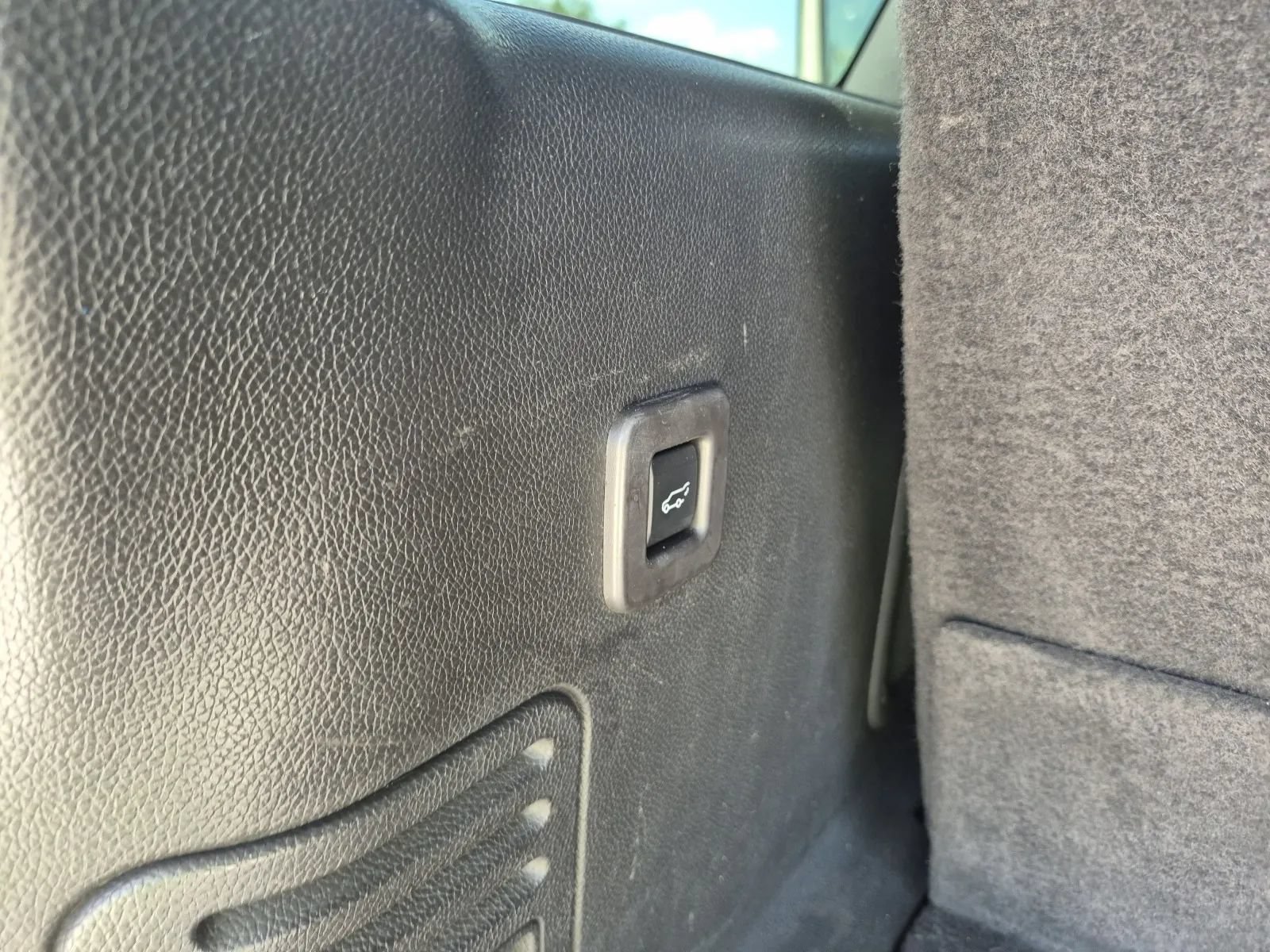 Used 2010 Ford Expedition Limited RWD image 29