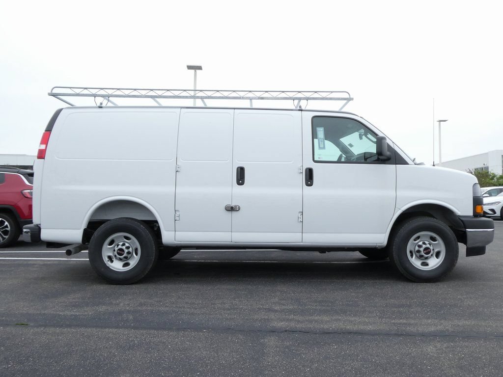 New 2025 GMC Savana 3500 w/ Driver Convenience Package RWD image 2