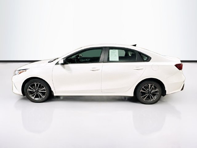 Certified 2023 Kia Forte LXS w/ LXS Technology Package FWD image 4