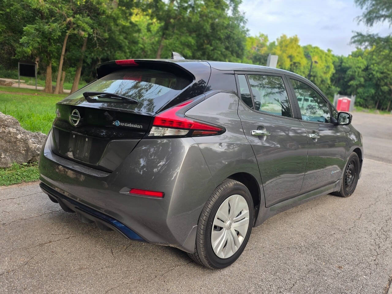 Used 2019 Nissan Leaf S w/ S Charge Package FWD image 3