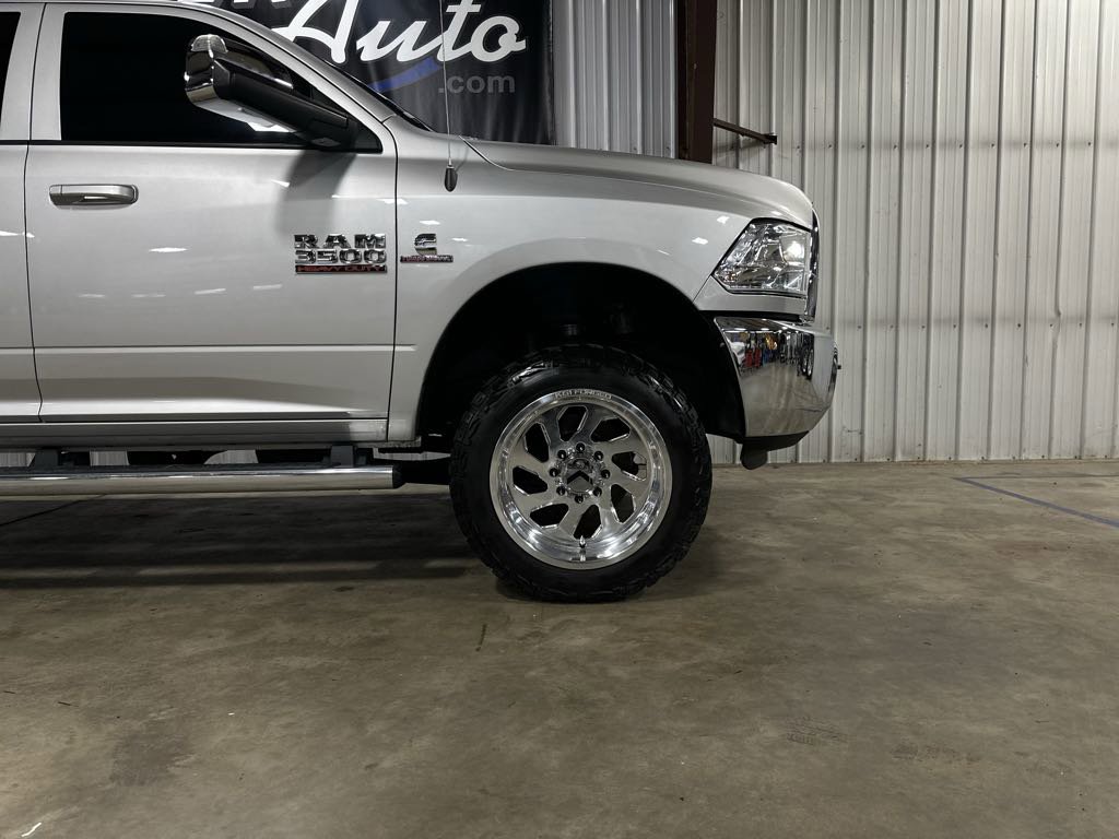 Used 2018 RAM 3500 Tradesman w/ Chrome Appearance Group image 30