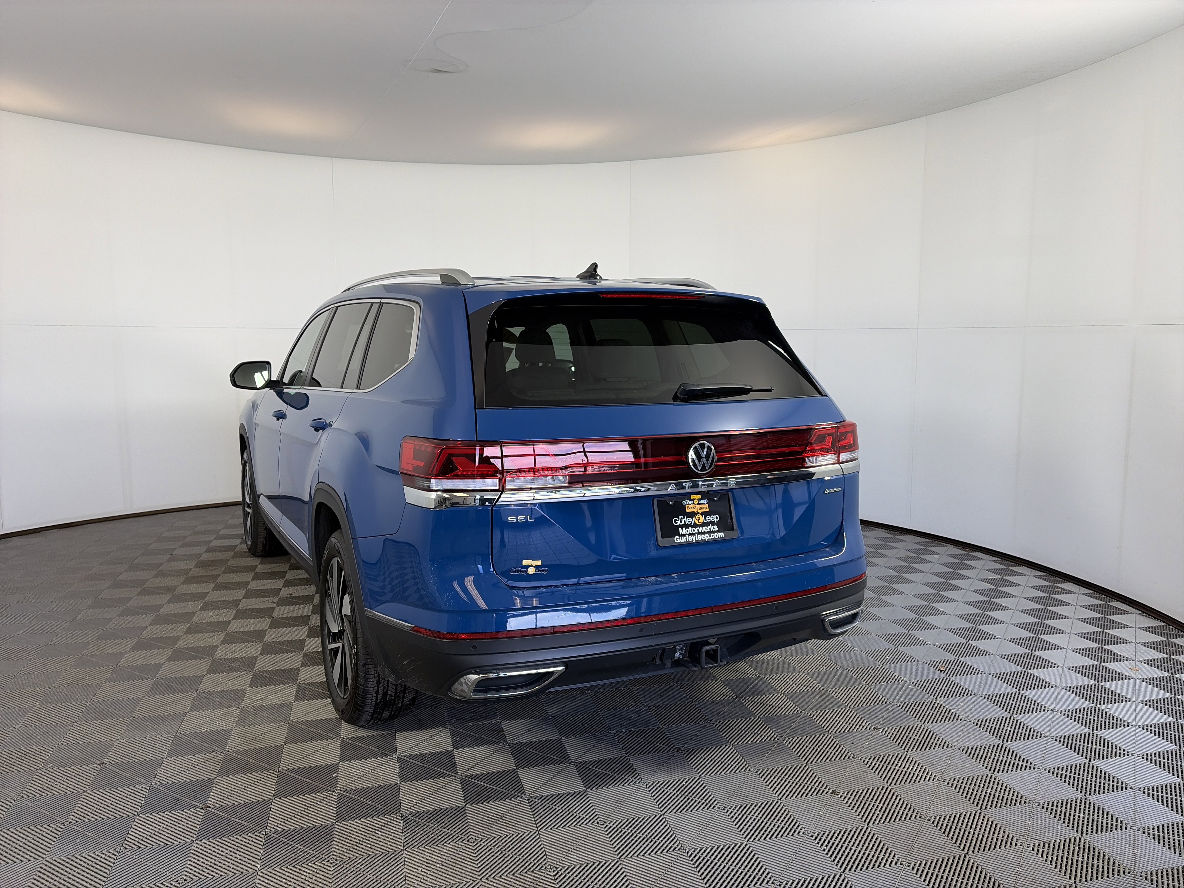 Used 2025 Volkswagen Atlas SEL image 9