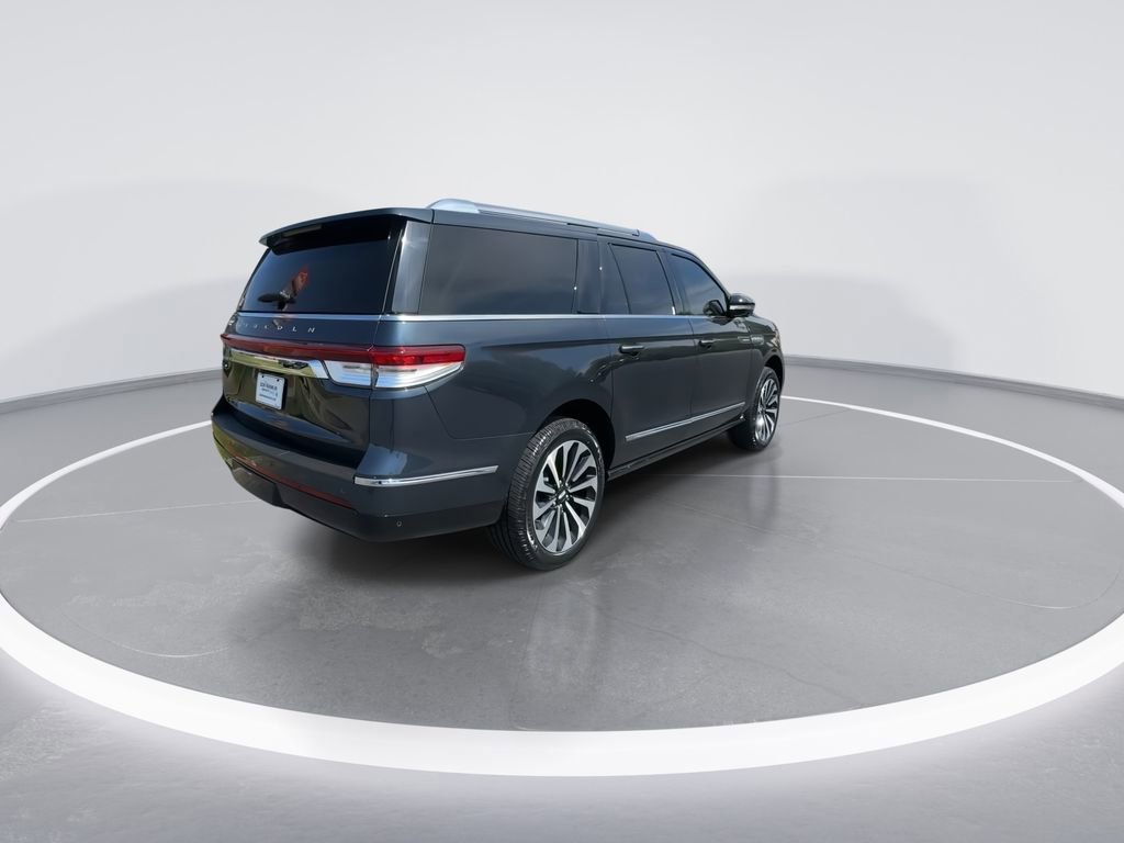 Used 2024 Lincoln Navigator L Reserve AWD/4WD image 8
