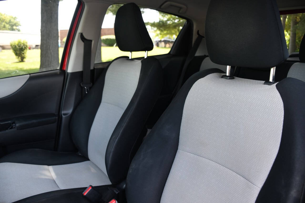 Used 2013 Toyota Yaris LE FWD image 11