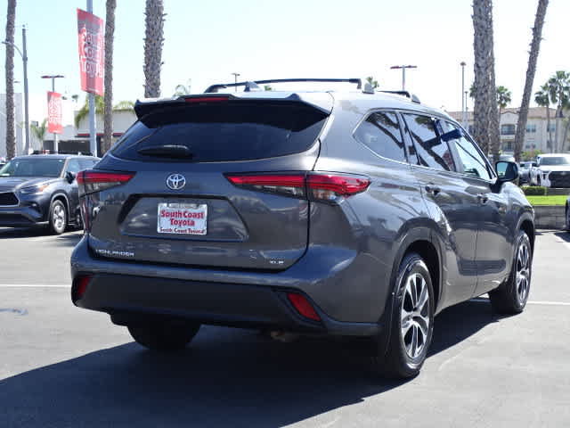 Used 2023 Toyota Highlander XLE FWD image 13