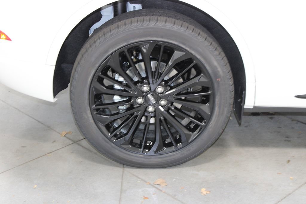 New 2026 Lincoln Corsair Reserve image 13