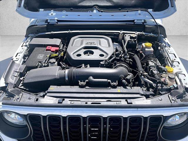 Used 2025 Jeep Wrangler Unlimited Sport AWD/4WD image 11