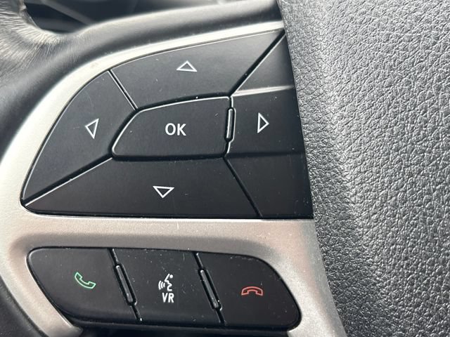 Used 2018 Jeep Cherokee Overland AWD/4WD image 17