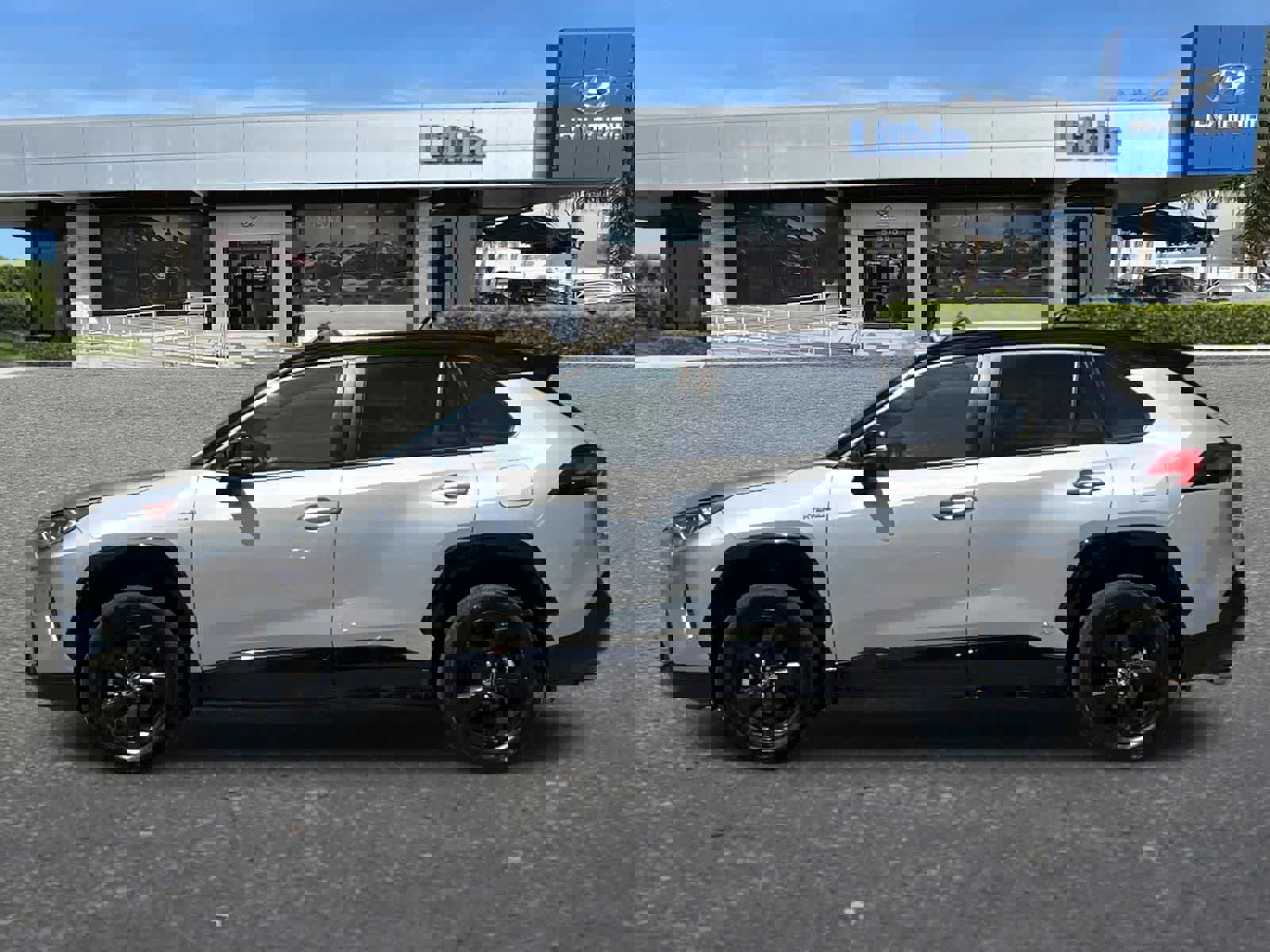 Used 2021 Toyota RAV4 XSE w/ XSE Grade Weather Package image 6