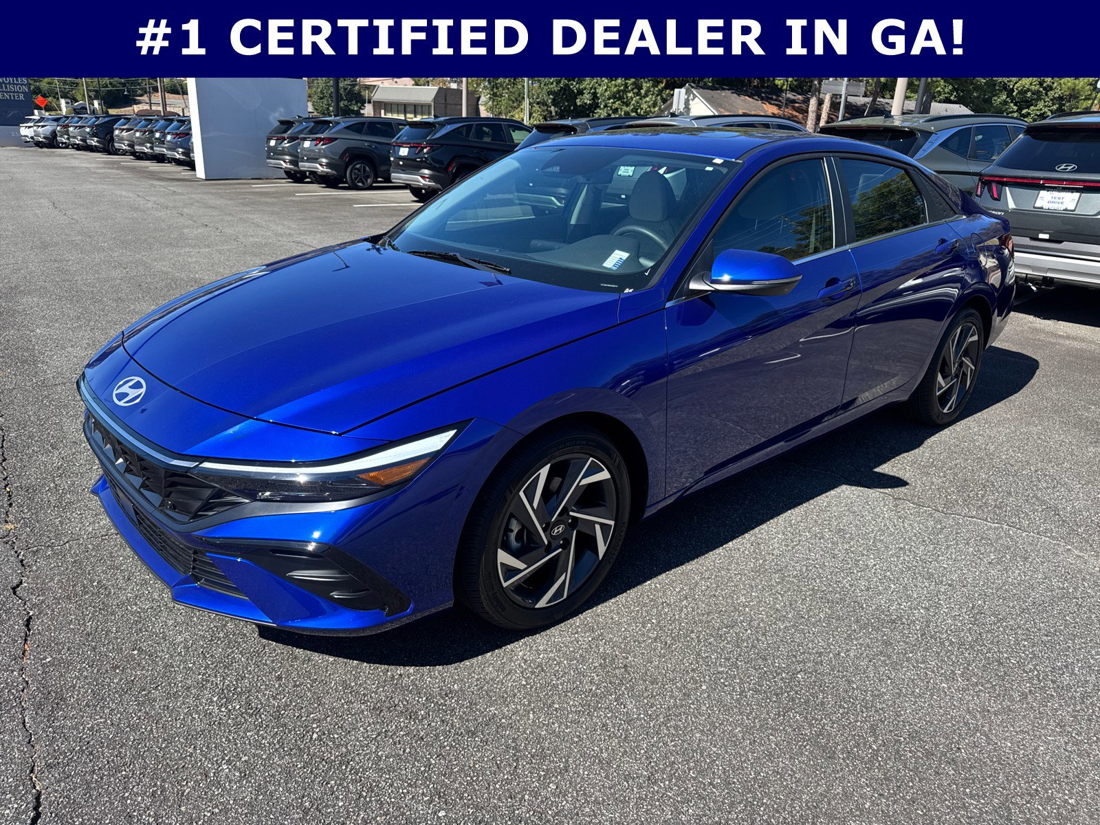 Certified 2025 Hyundai Elantra Limited image 3