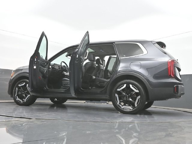 Used 2025 Kia Telluride S FWD image 51