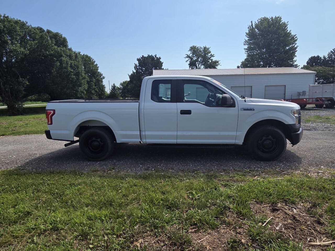 Used 2017 Ford F150 XL w/ Trailer Tow Package RWD image 3