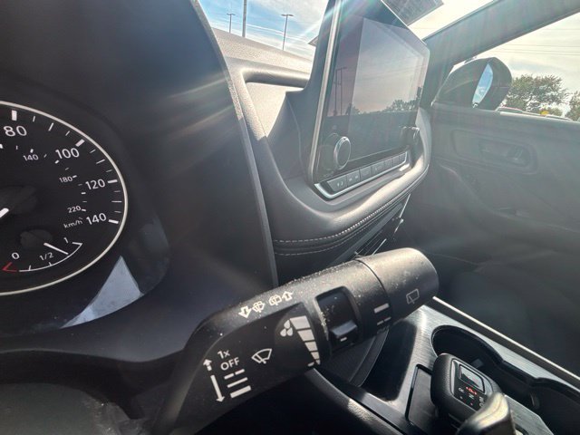 Used 2024 Nissan Rogue S AWD/4WD image 34