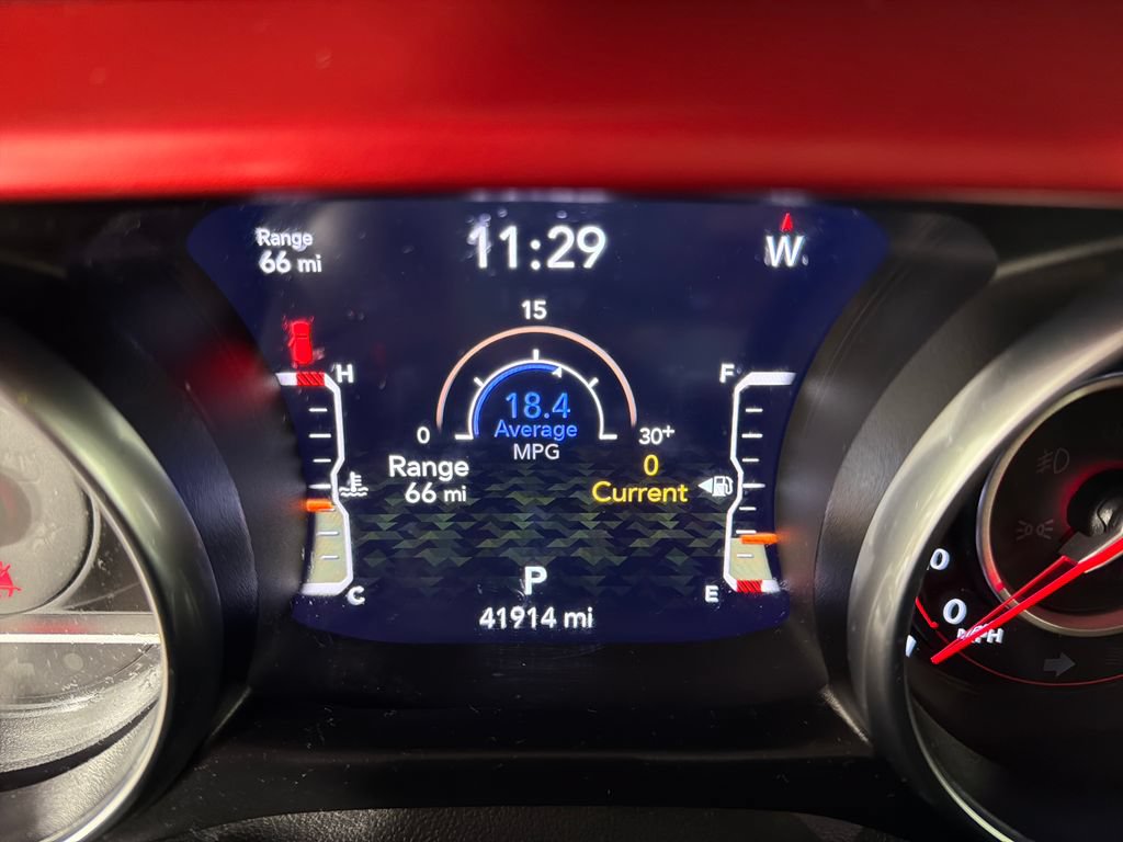 Used 2022 Jeep Wrangler Unlimited Rubicon w/ Cold Weather Group AWD/4WD image 10