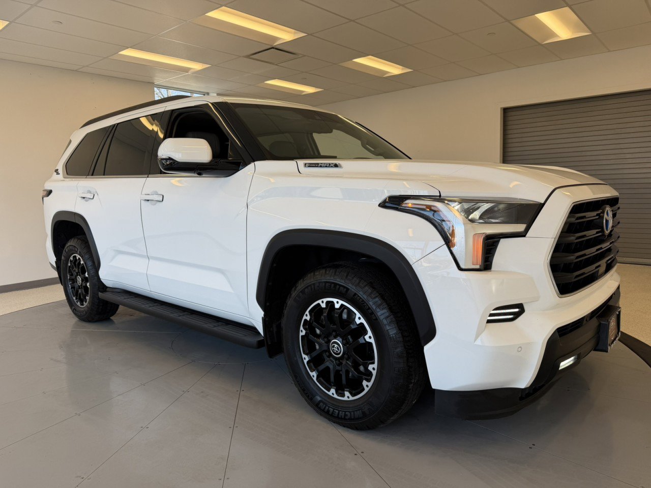 Used 2023 Toyota Sequoia SR5 w/ SR5 Premium Package image 60