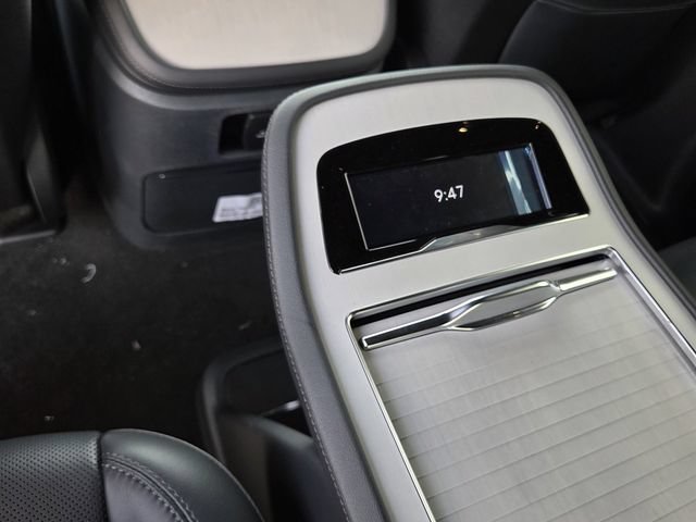 New 2026 Lincoln Navigator Reserve w/ Jet Appearance Package AWD/4WD image 17