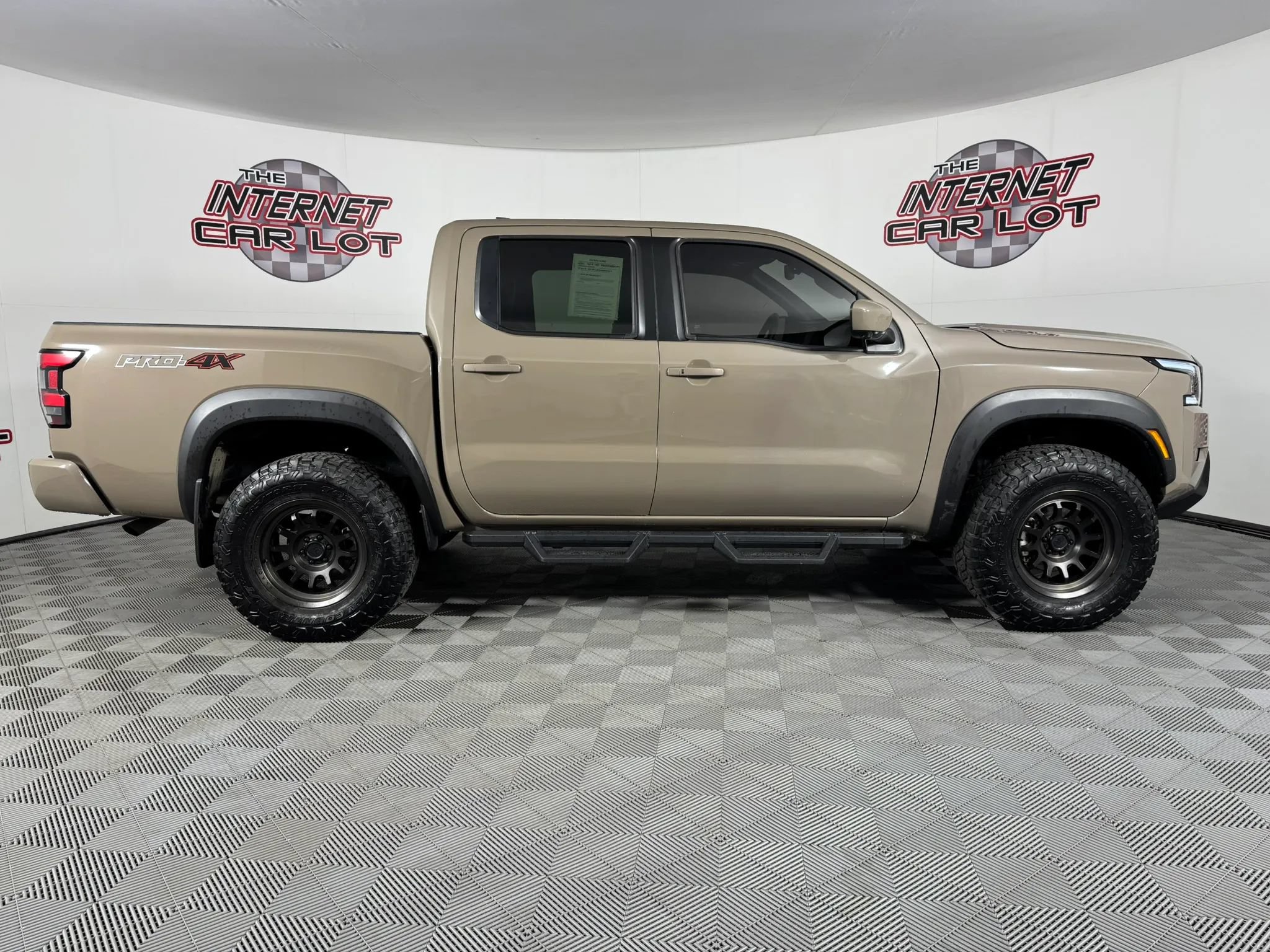 Used 2023 Nissan Frontier PRO-4X w/ Pro-4X Premium Package AWD/4WD image 8