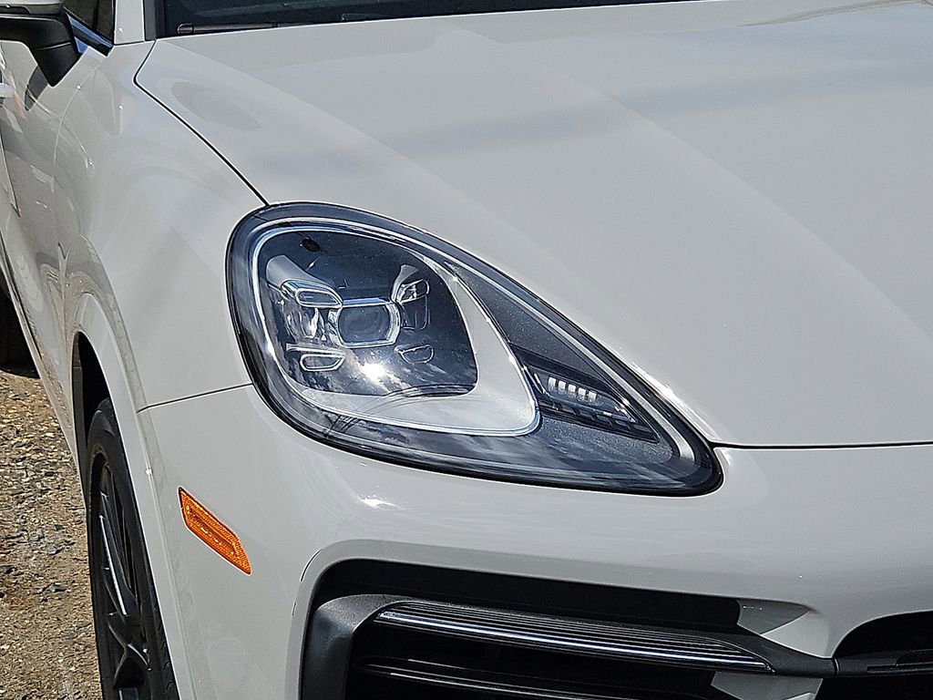 Used 2020 Porsche Cayenne image 9