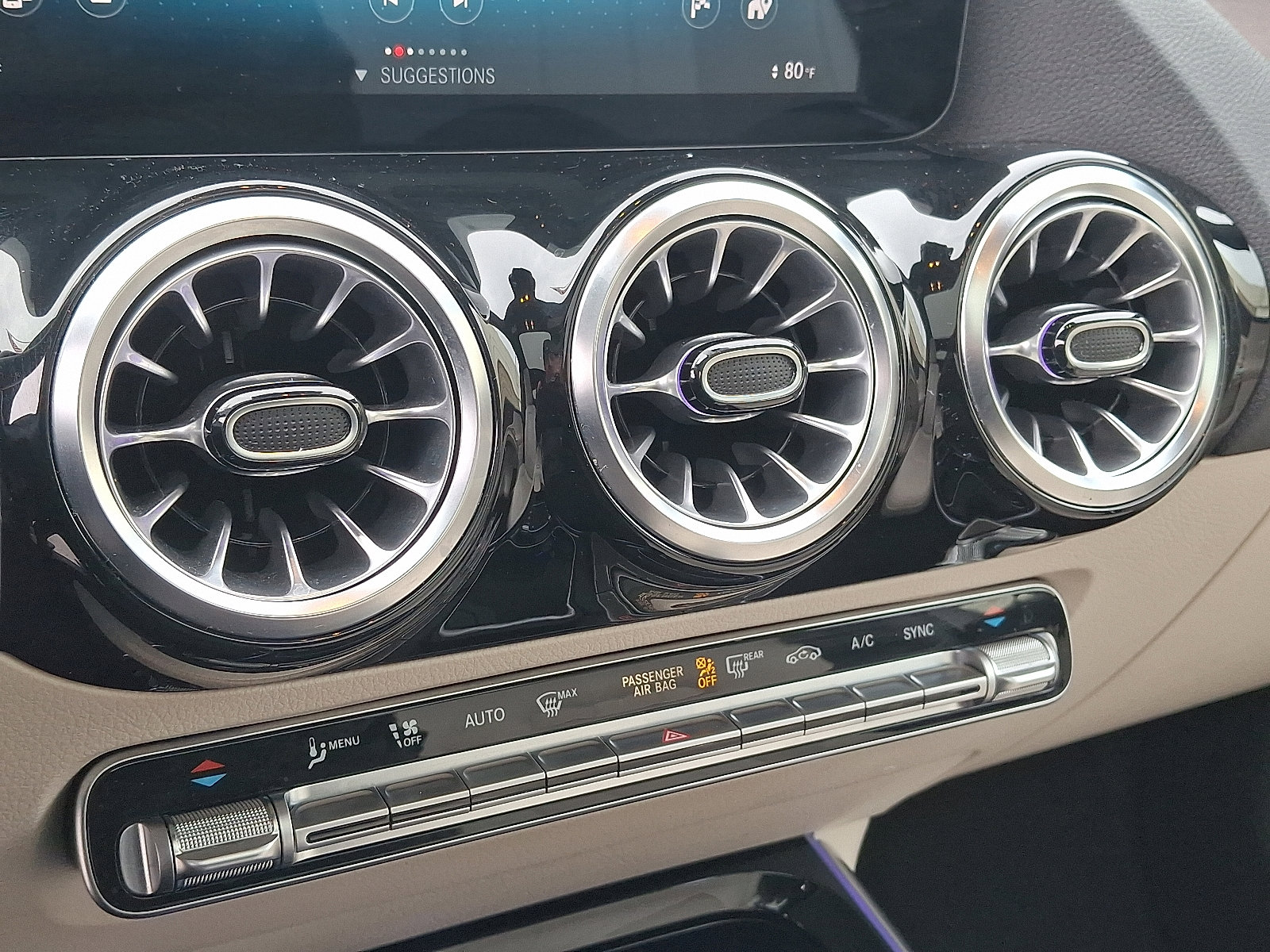 Used 2022 Mercedes-Benz GLA 250 4MATIC image 16