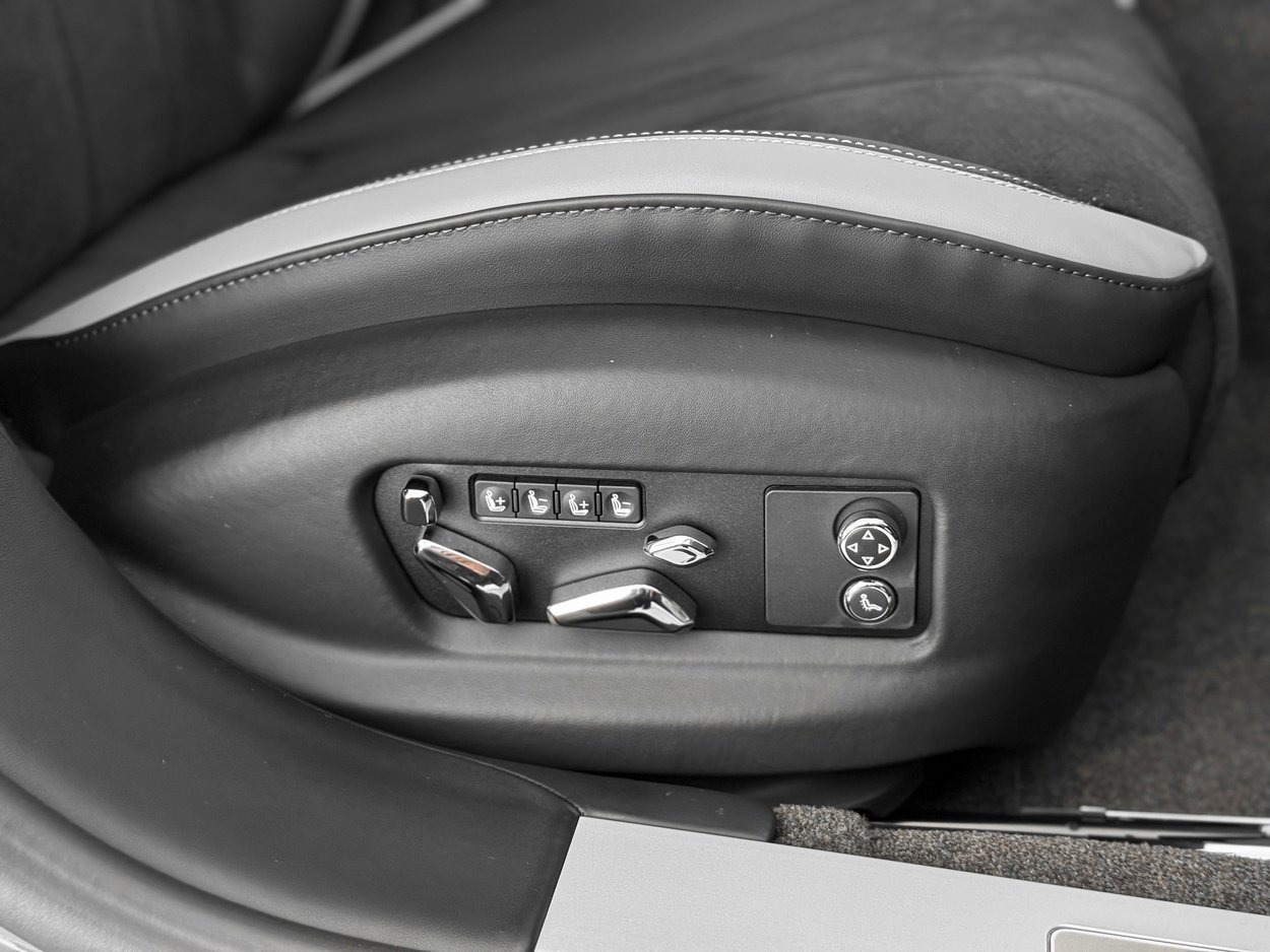 New 2025 Bentley Flying Spur Plug-In Hybrid AWD/4WD image 31