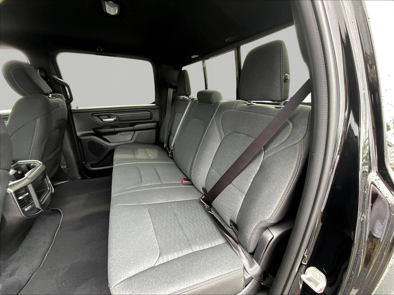 New 2026 RAM 1500 Express AWD/4WD image 17