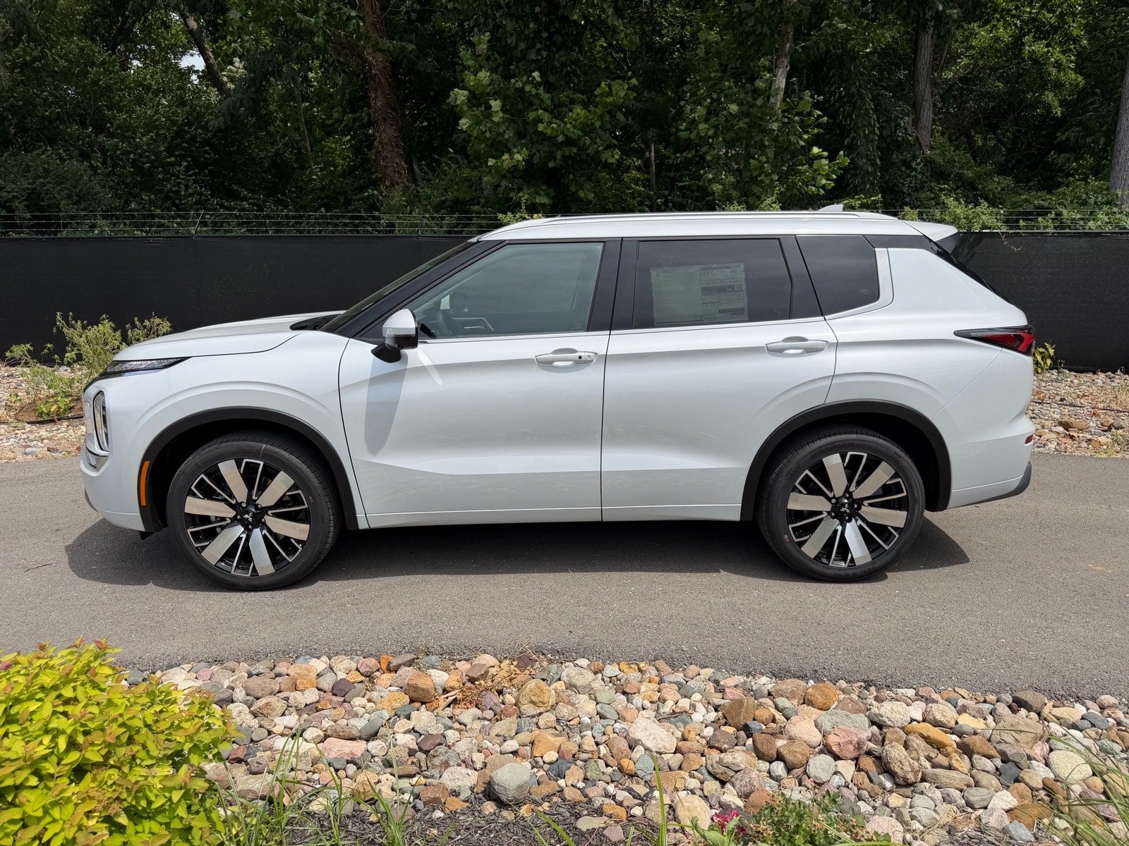 New 2026 Mitsubishi Outlander SEL AWD/4WD image 2