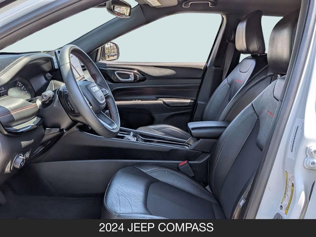 Used 2024 Jeep Compass Trailhawk AWD/4WD image 13