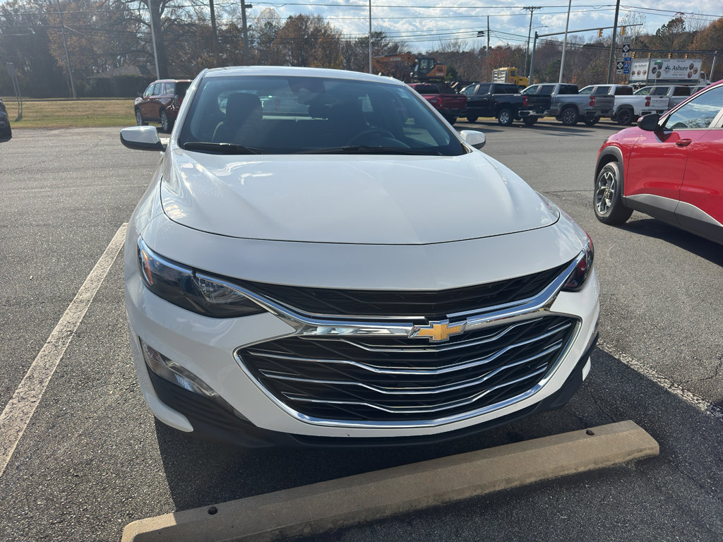 Used 2024 Chevrolet Malibu LT image 2