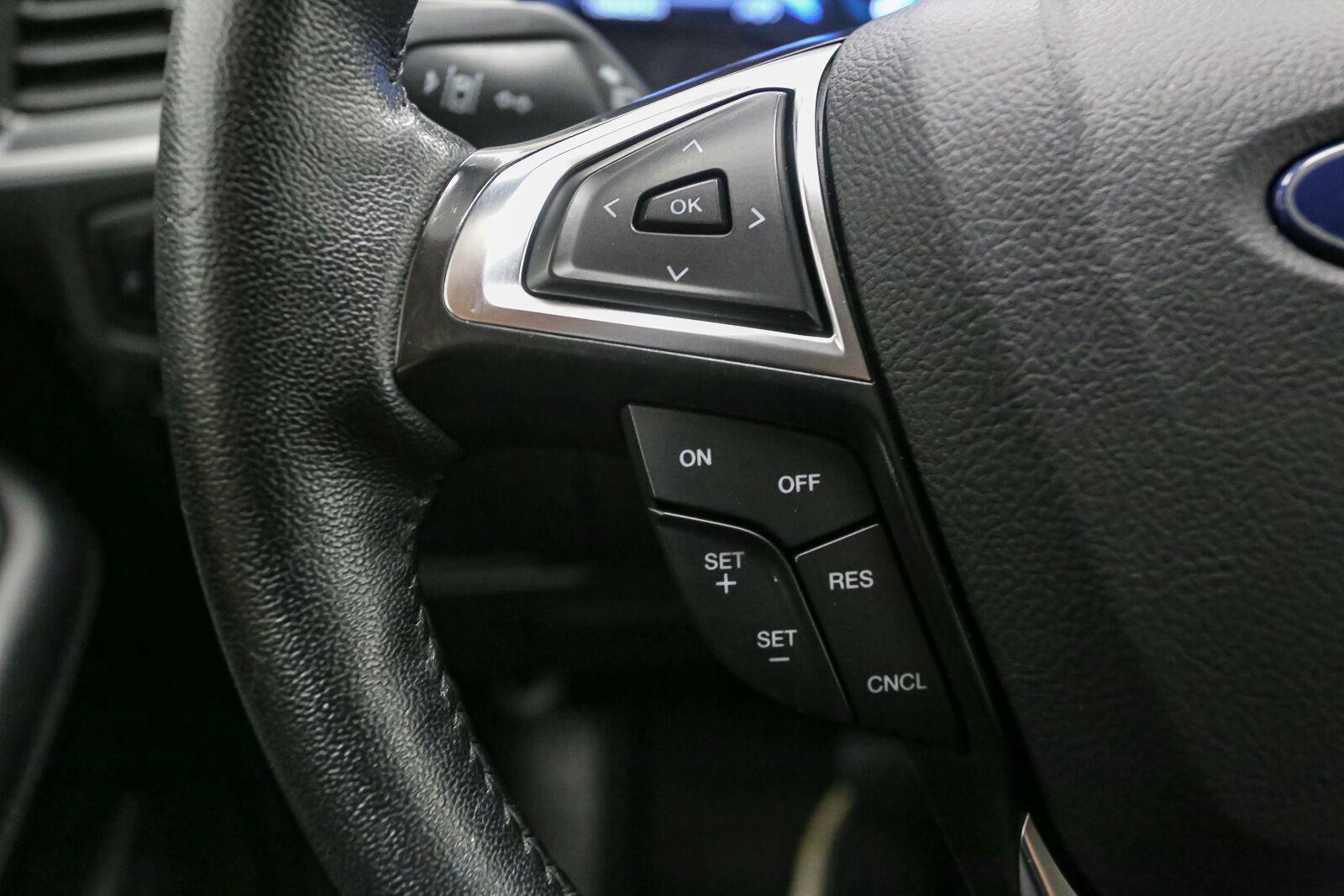 Used 2024 Ford Edge SEL AWD/4WD image 32