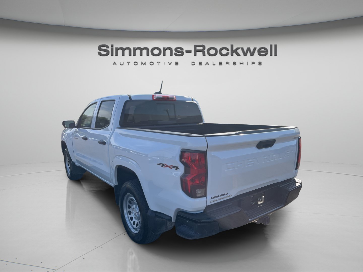 Used 2025 Chevrolet Colorado W/T w/ Advanced Trailering Package AWD/4WD image 3