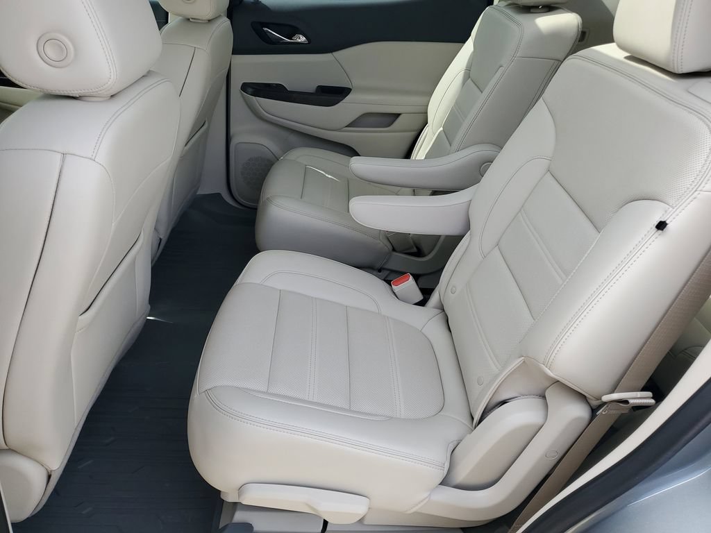 Used 2023 GMC Acadia Denali w/ Denali Ultimate Package FWD image 22