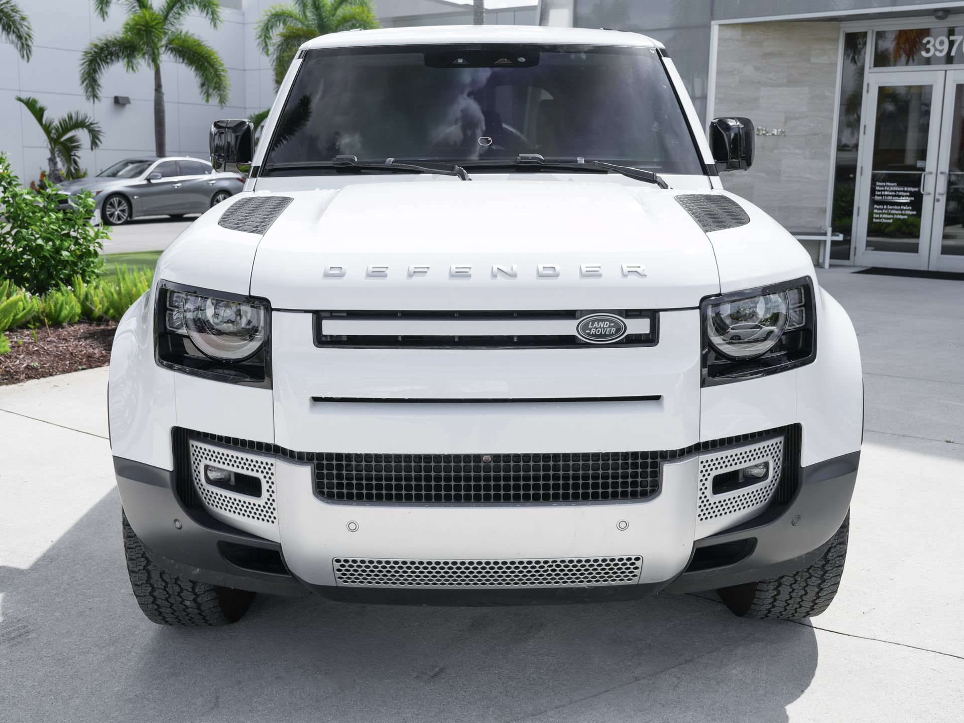 Used 2025 Land Rover Defender 110 S AWD/4WD image 5