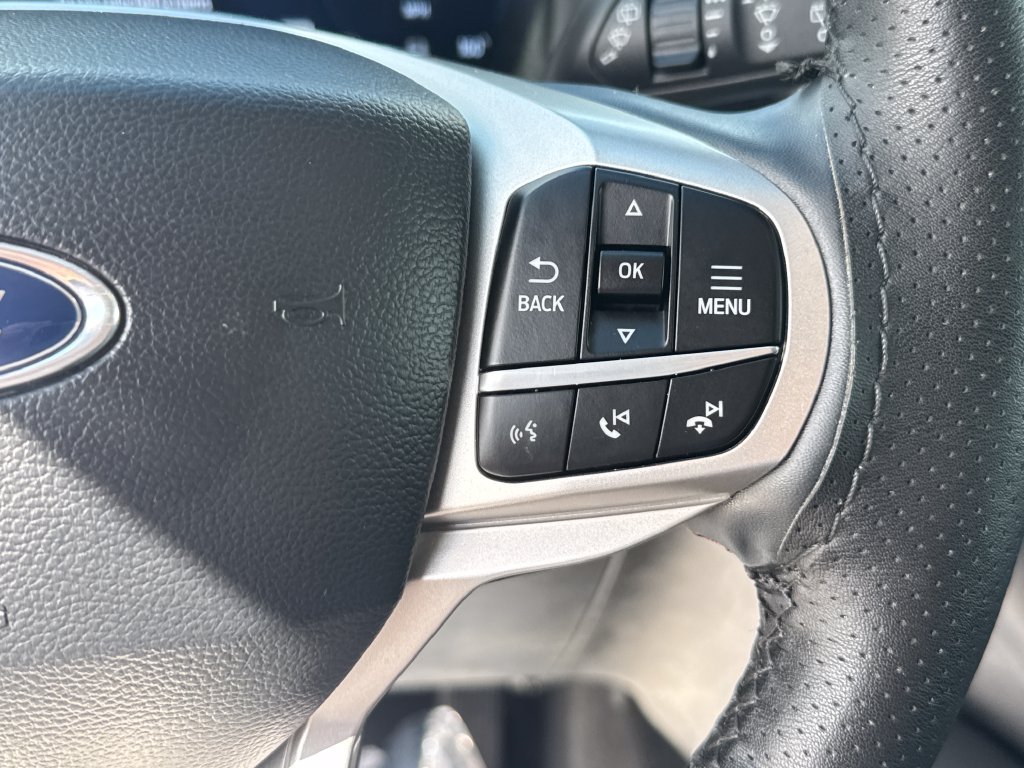 Used 2025 Ford Explorer Active RWD image 17