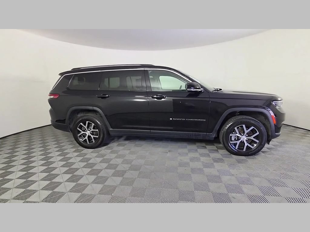 Used 2023 Jeep Grand Cherokee L Limited w/ Trailer Tow Group (B) AWD/4WD image 34
