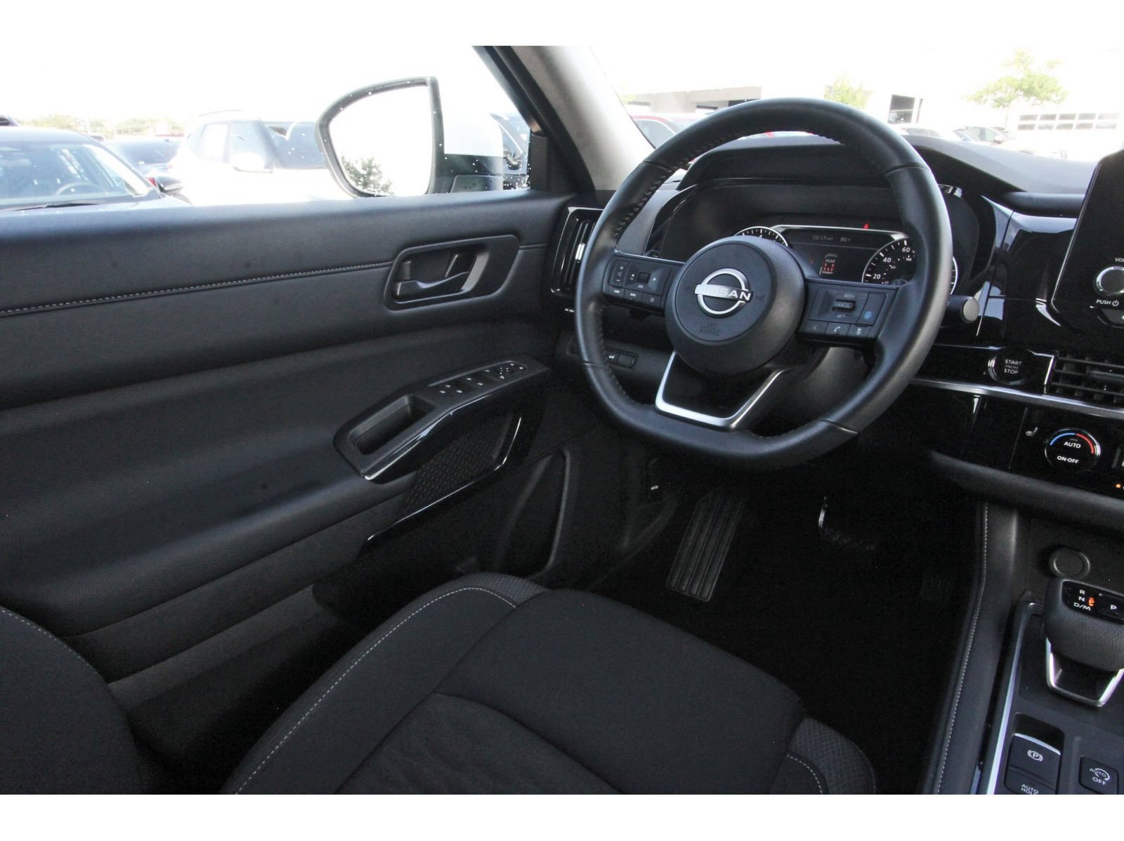 Certified 2025 Nissan Pathfinder SV w/ SV Premium Package FWD image 11