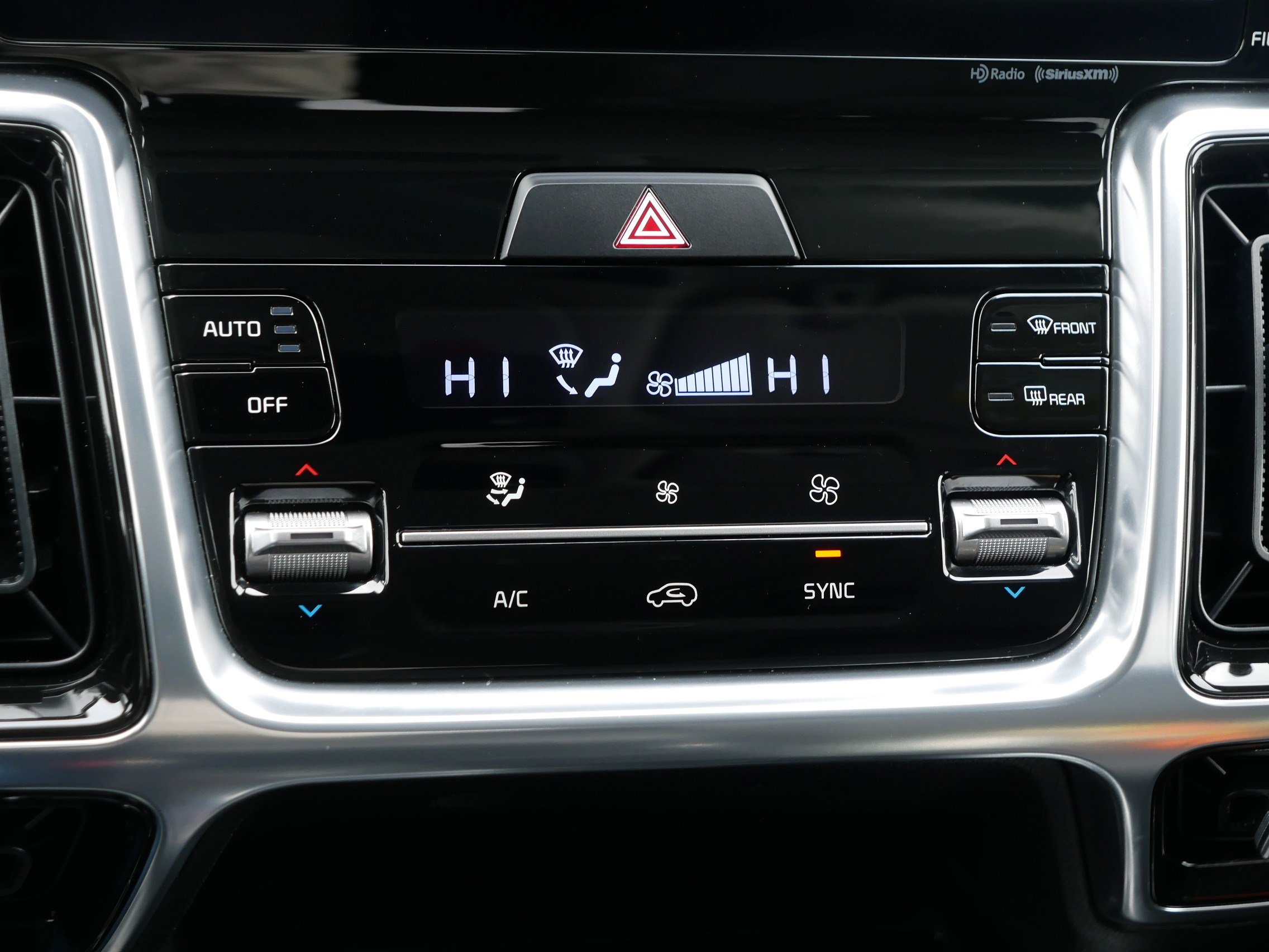 Certified 2023 Kia Sorento SX image 23