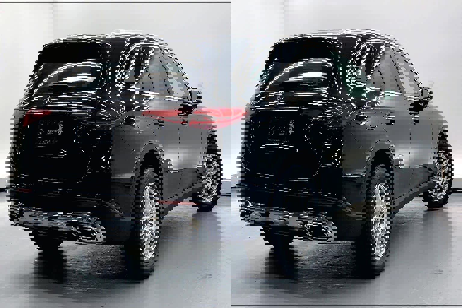 Used 2025 Mercedes-Benz GLC 300 image 4