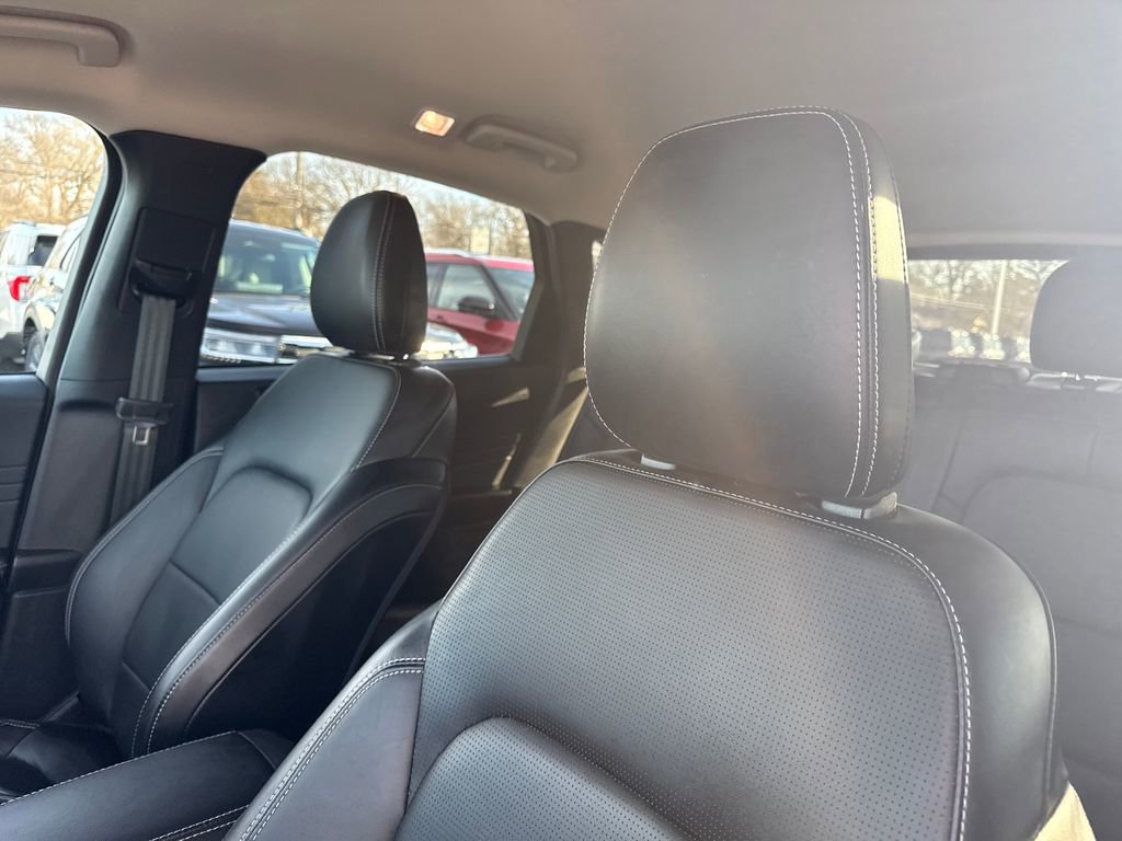 Used 2025 Ford Escape Platinum image 25