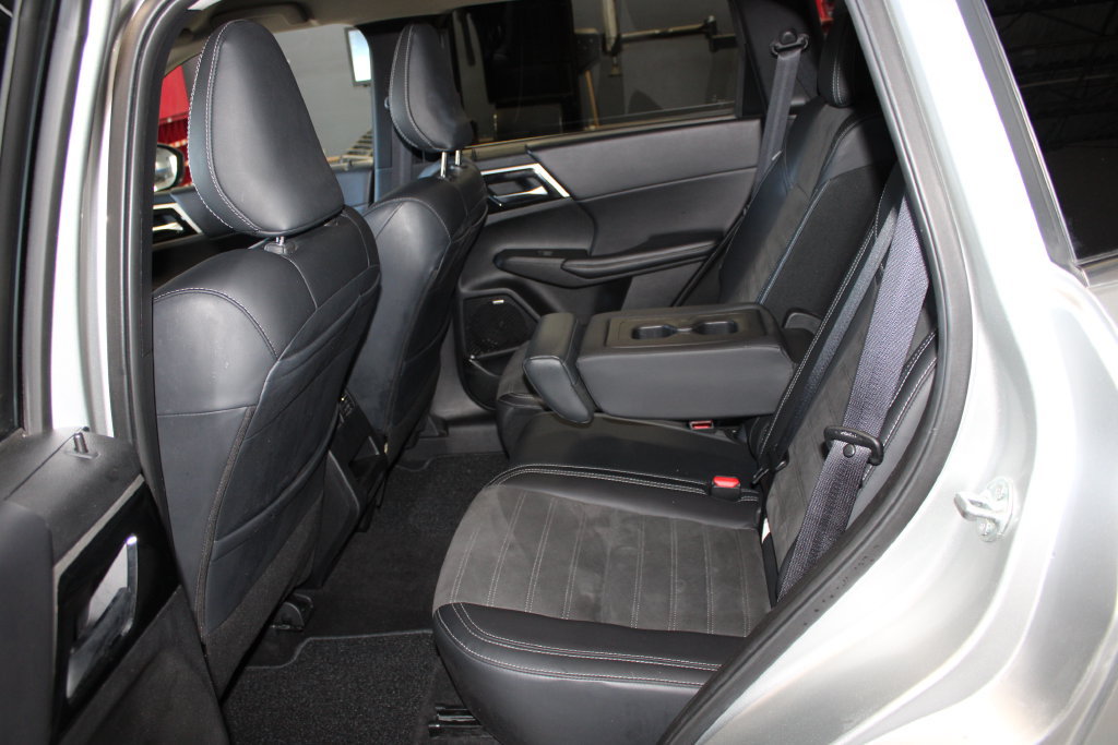 Used 2025 Mitsubishi Outlander SE AWD/4WD image 10