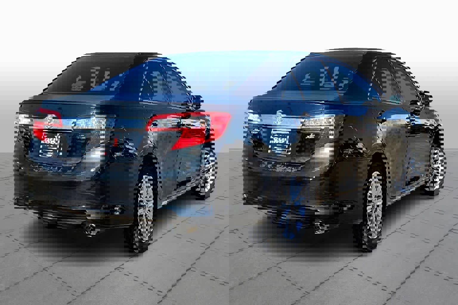 Used 2013 Toyota Camry L image 11