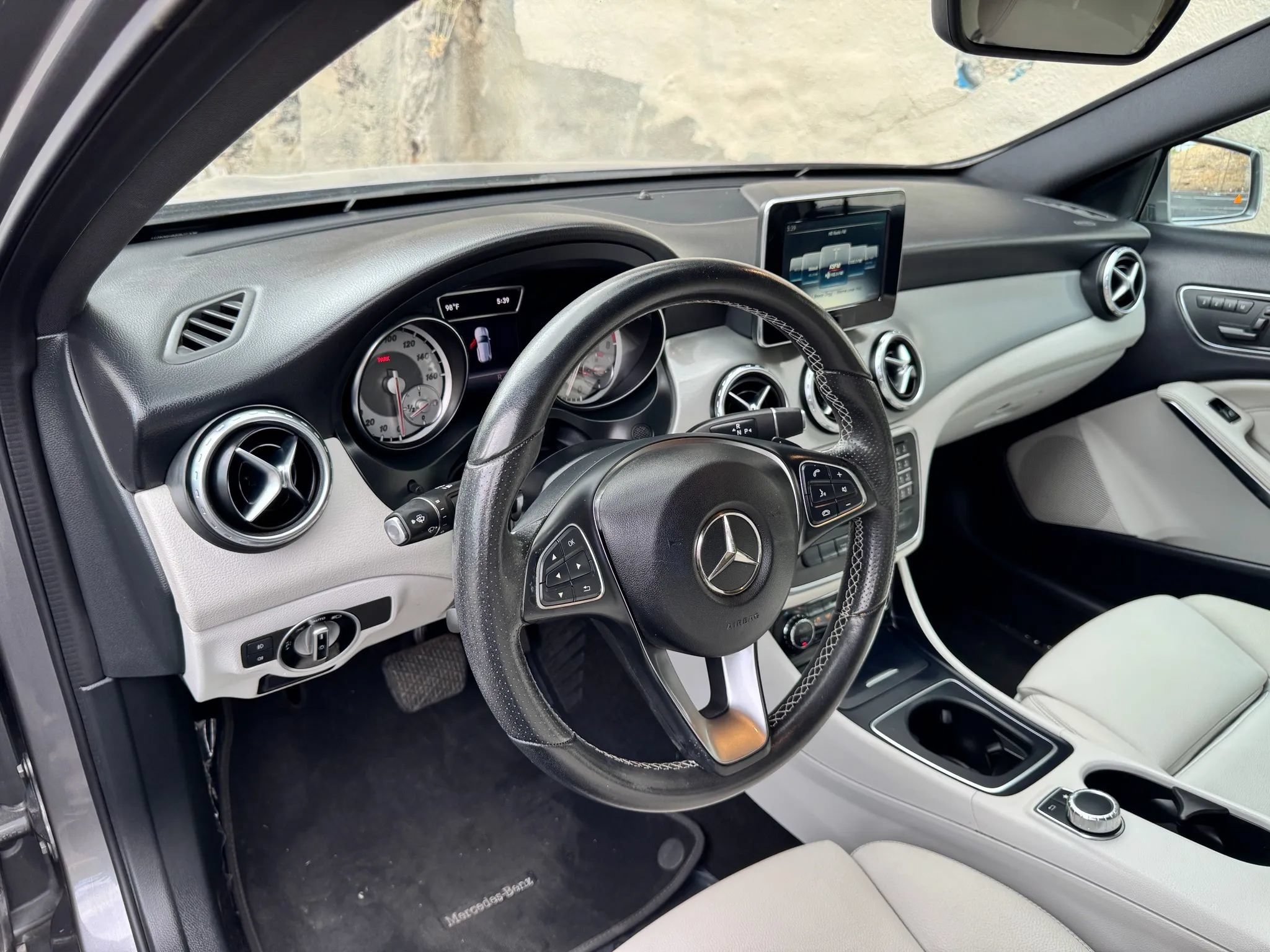 Used 2017 Mercedes-Benz GLA 250 image 16
