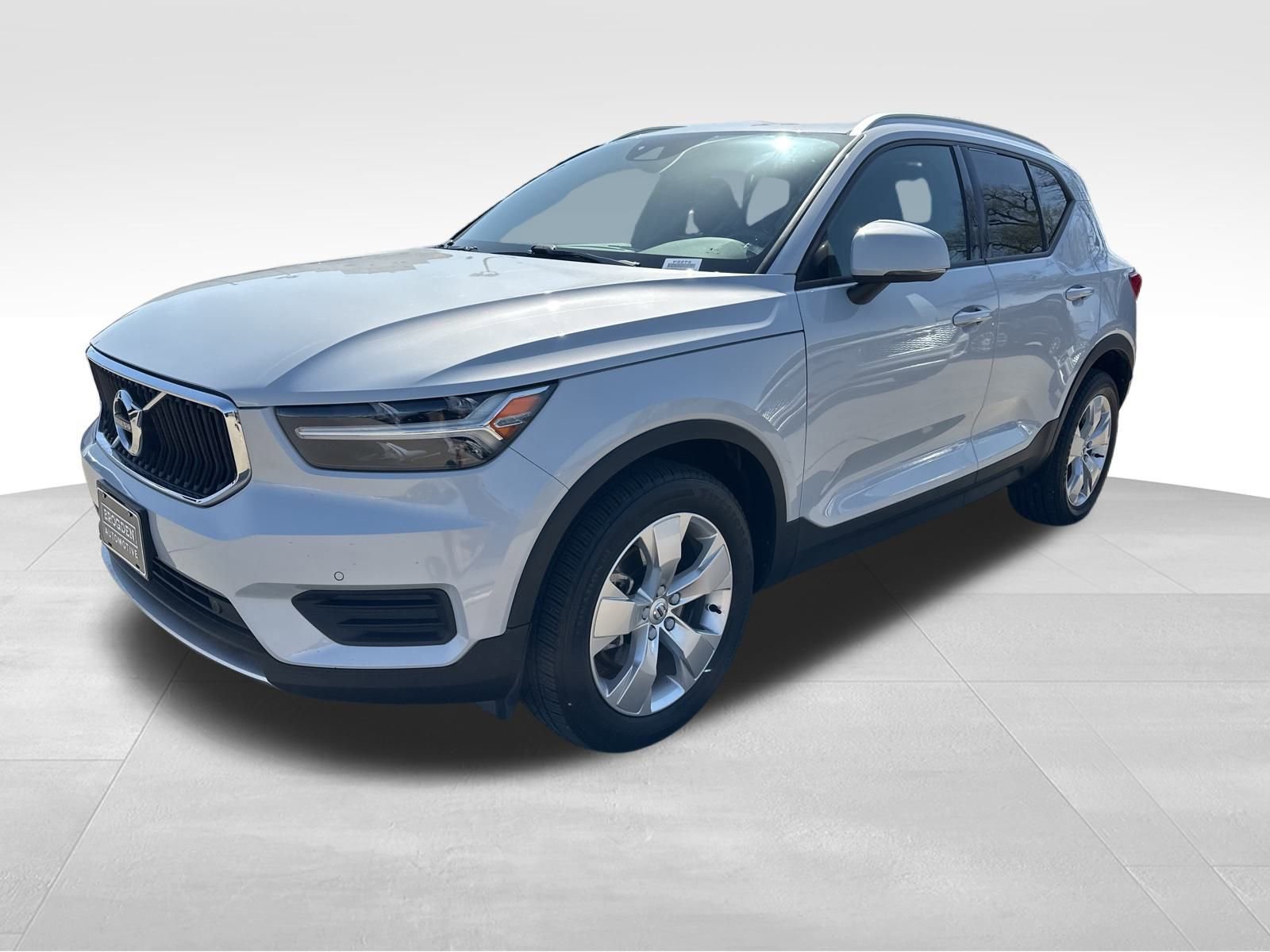 Used 2020 Volvo XC40 T5 Momentum image 11