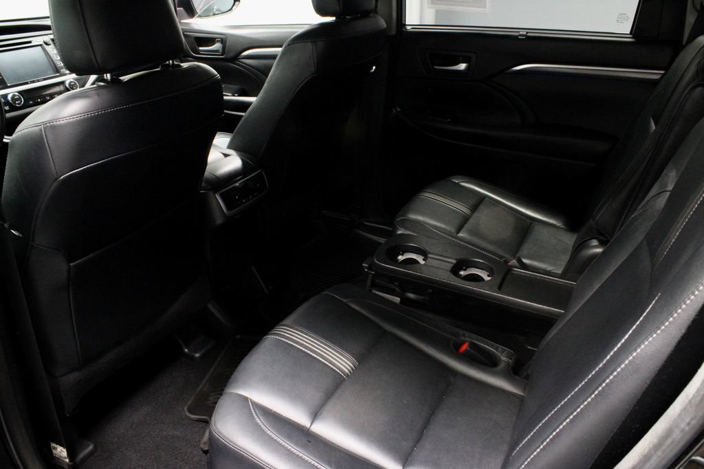 Used 2018 Toyota Highlander SE AWD/4WD image 23