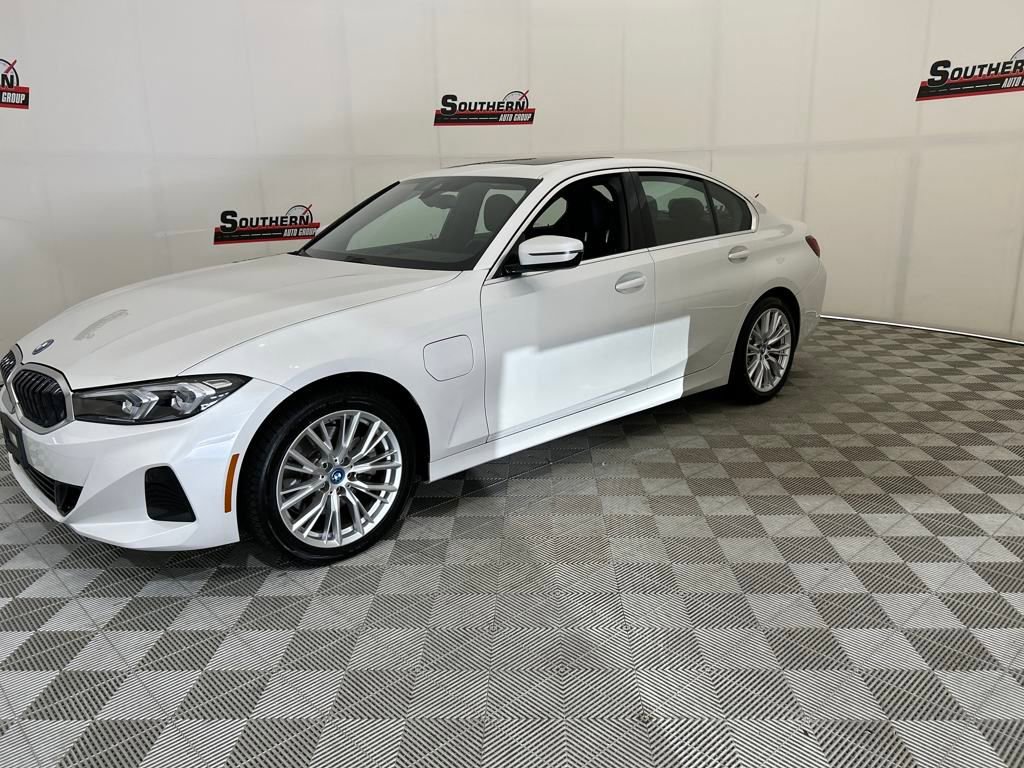 Used 2024 BMW 330e xDrive image 1