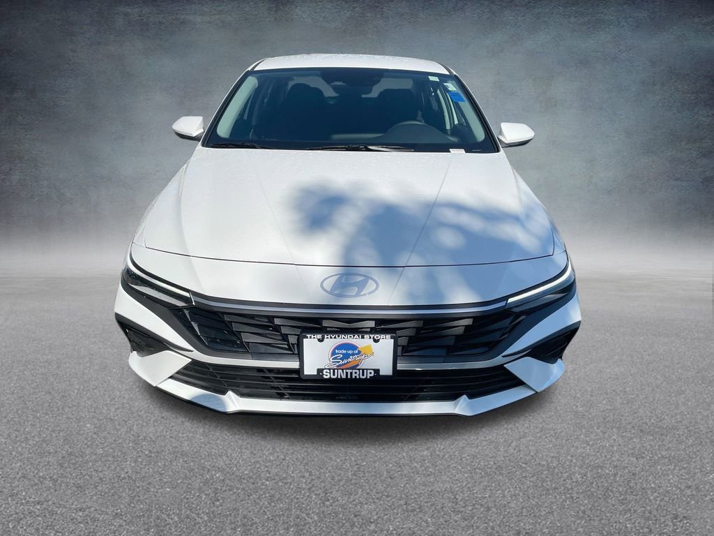 Certified 2025 Hyundai Elantra SE image 35