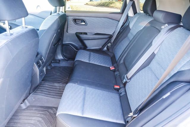 Used 2023 Nissan Rogue SV image 16