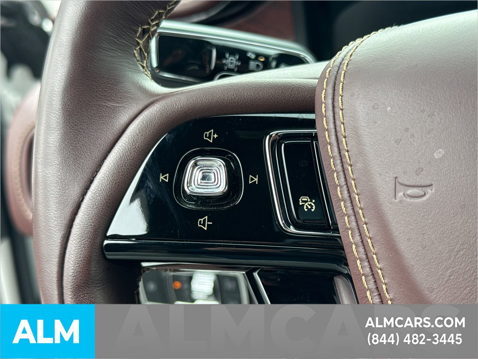 Used 2023 Lincoln Aviator Black Label w/ Class IV Trailer Tow Package image 30