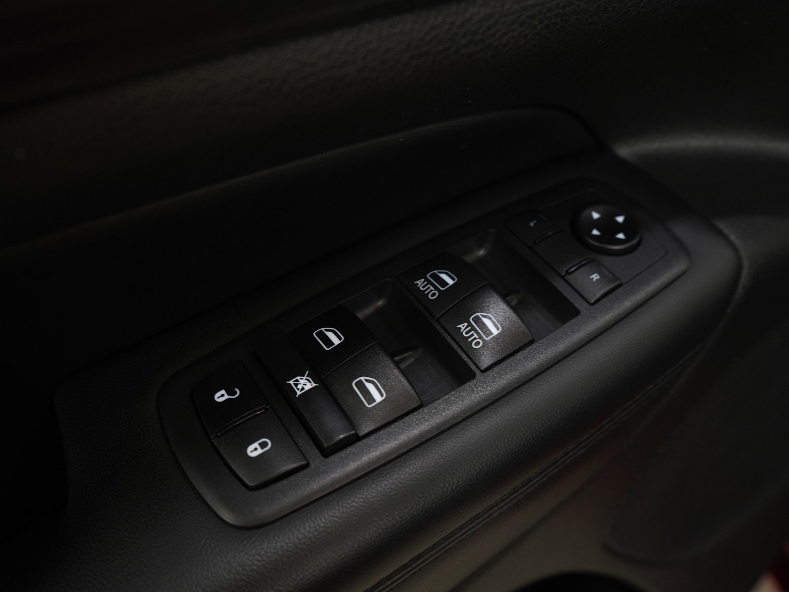 Used 2020 Jeep Grand Cherokee Altitude image 21